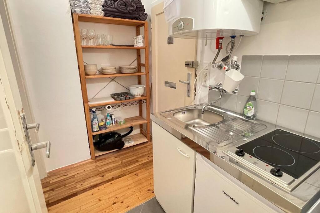 Mariahilfer Street Apartment Відень Екстер'єр фото